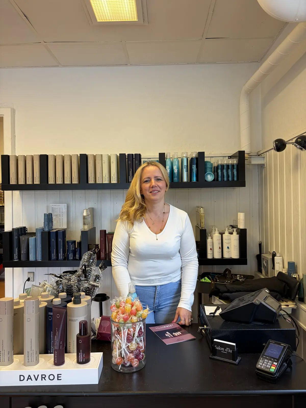 Selda ved disken i Salon d'Lux